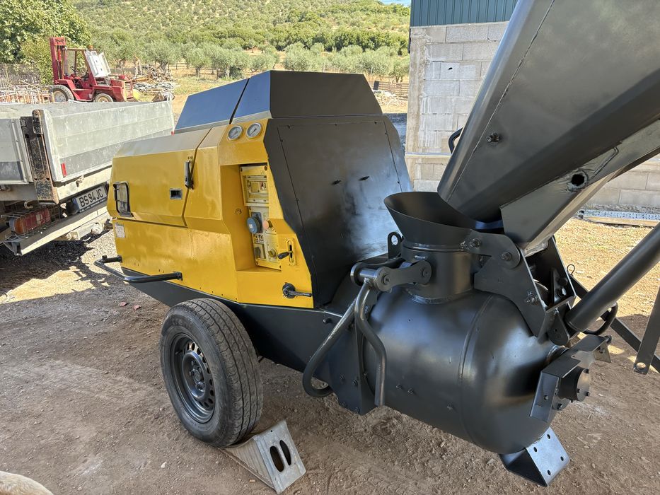 Maquina de bombar betonilha turbosol
