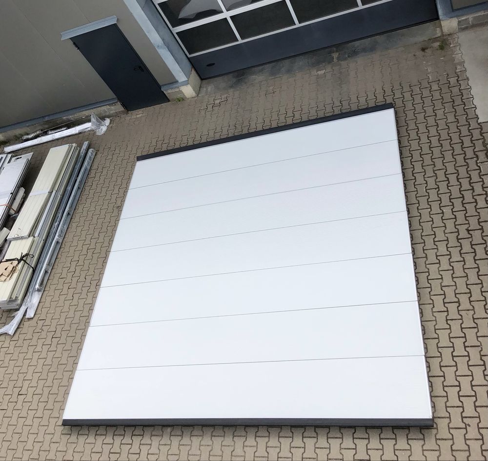 Brama panelowa segmentowa garażowa przemysłowa 470 x 435  panel 6 cm