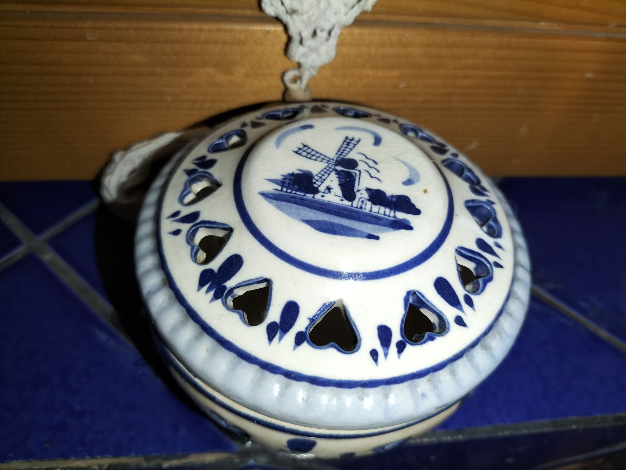 Puzderko z porcelany,wiatraki,serca, vintage