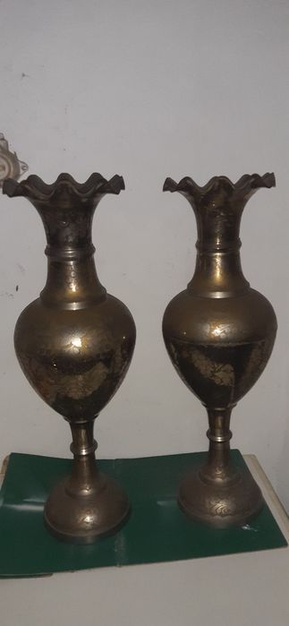 Jarros em metal como novos