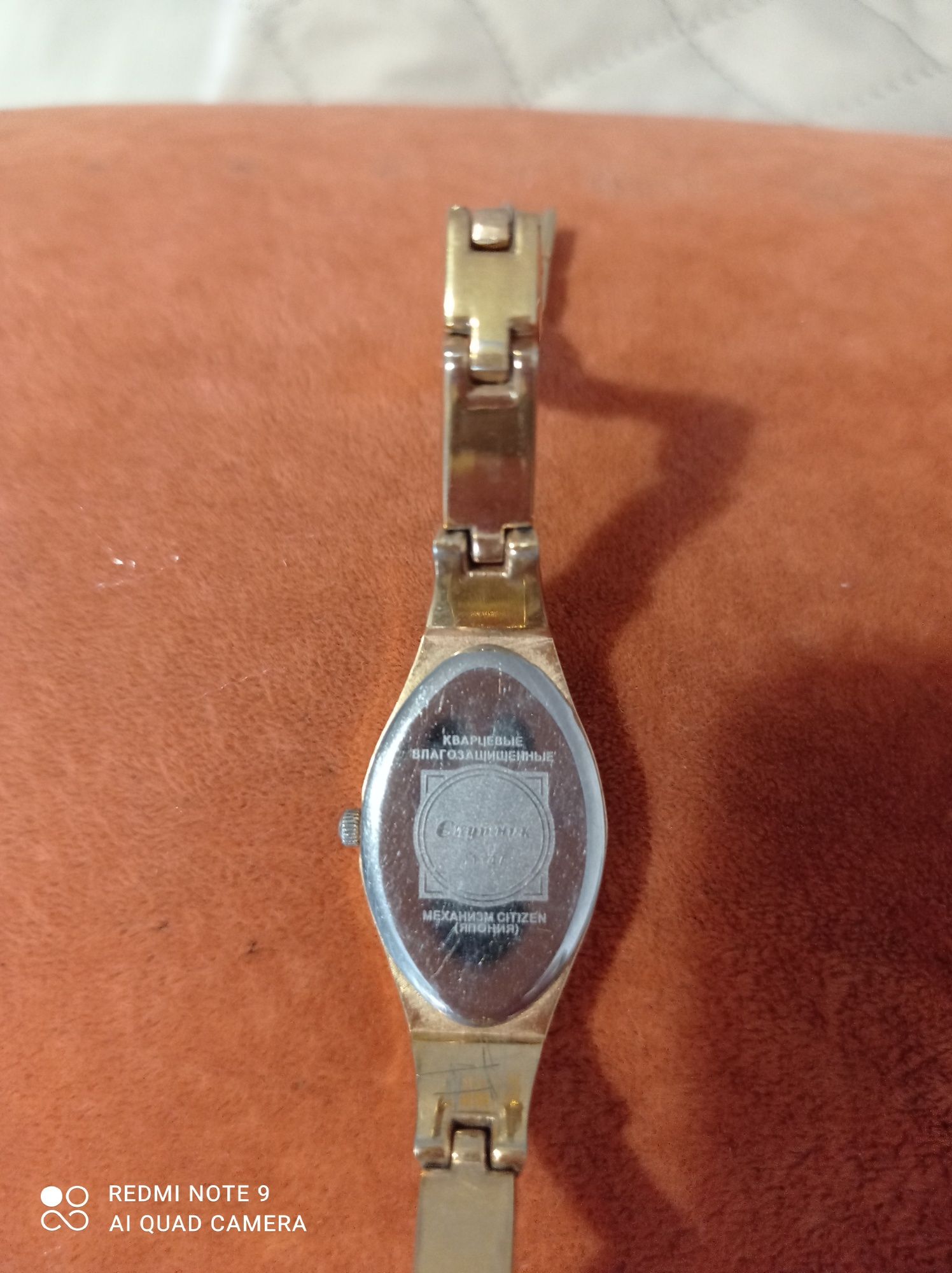 Продам женские часы Спутник с японским механизмом