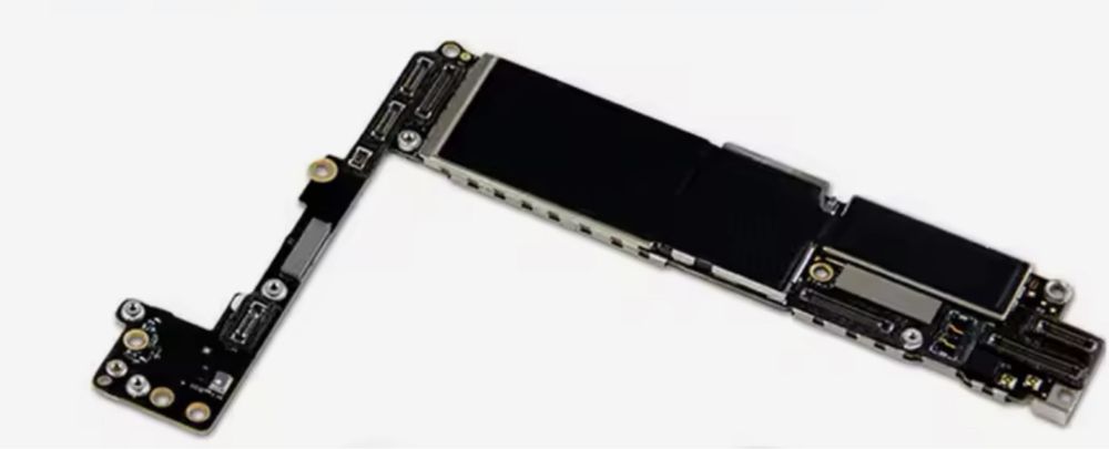 Плата iphone 7 plus 32gb  без кнопки ICLOUD чистий