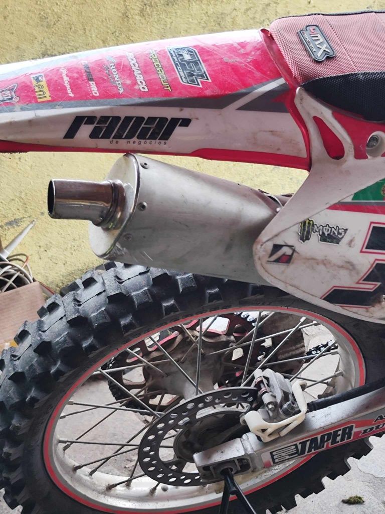 - Moto de Pista  CRF 450