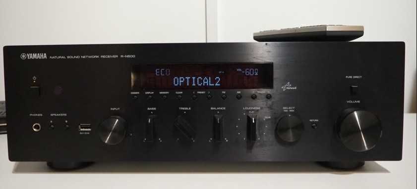 Yamaha R-N500  - amplituner stereo z funkcjami sieciowymi