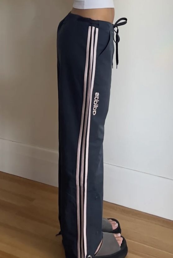 Штани adidas темно-зелені, низька посадка