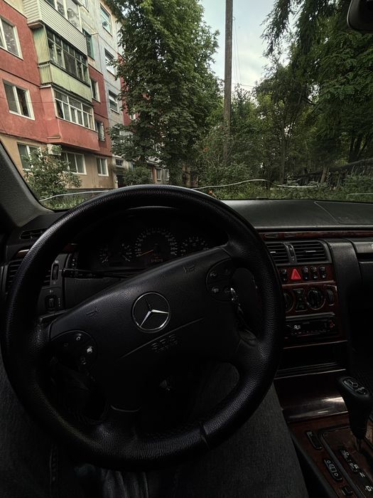 Продам Mercedes w210 e320 2000 рейстайлинг