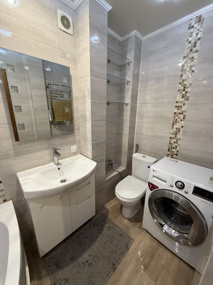NEWStreet! Сдам Большую 2 комн.кв в р-не Голливуда