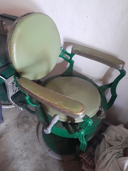 Cadeiras de barbearia antigas