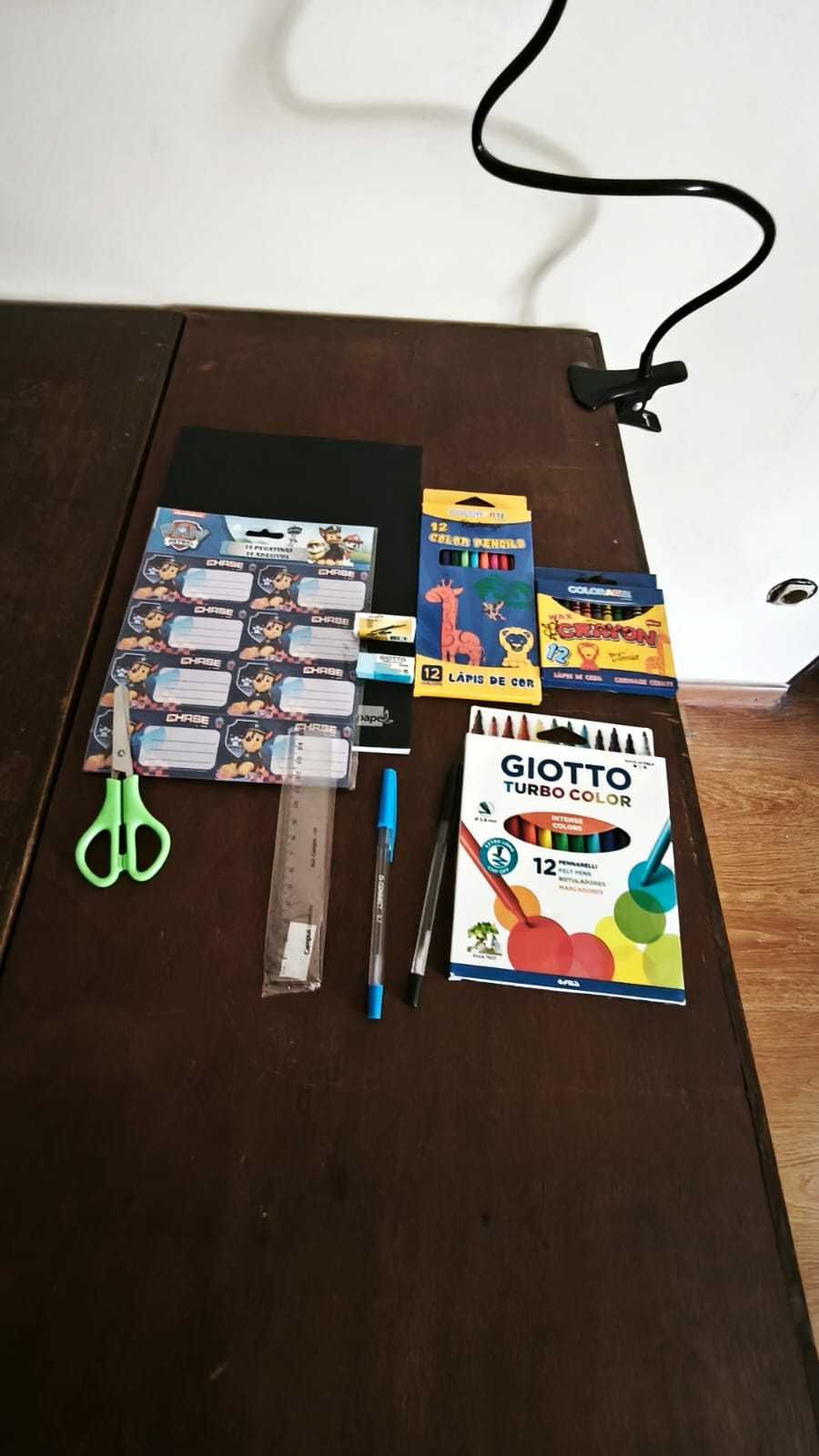 Material escolar diverso