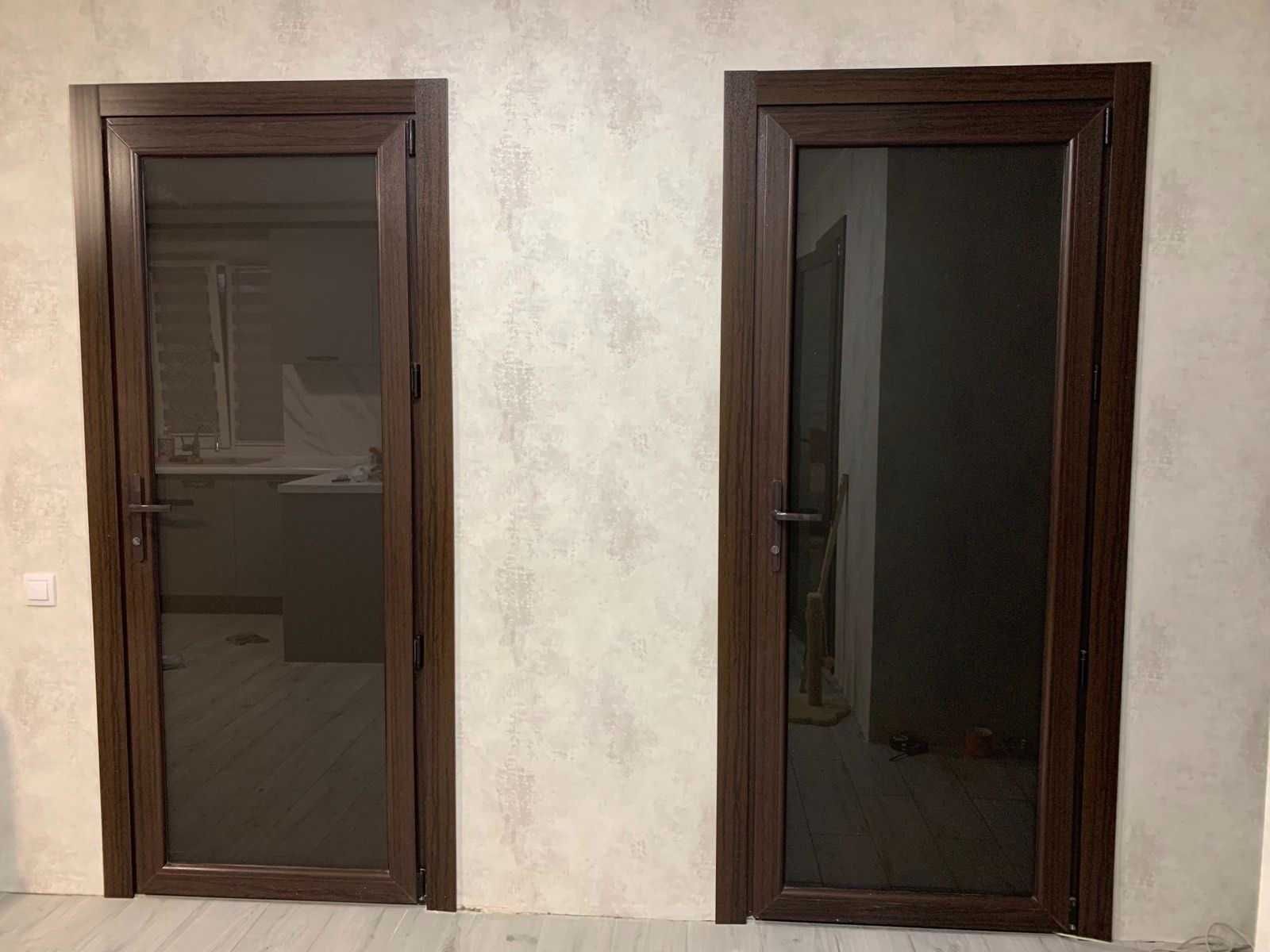 Нові двері міжкімнатні металопластикові білі, матове скло, двери
