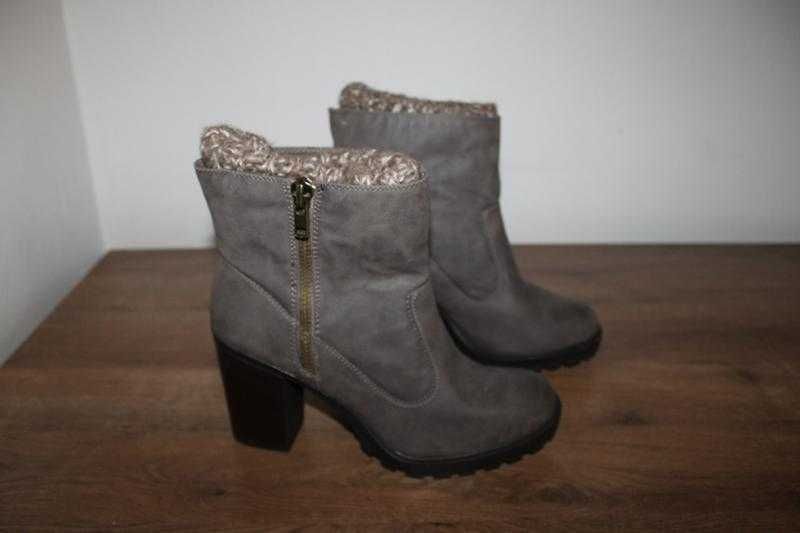 Нові оригінальні ботильйони New Look