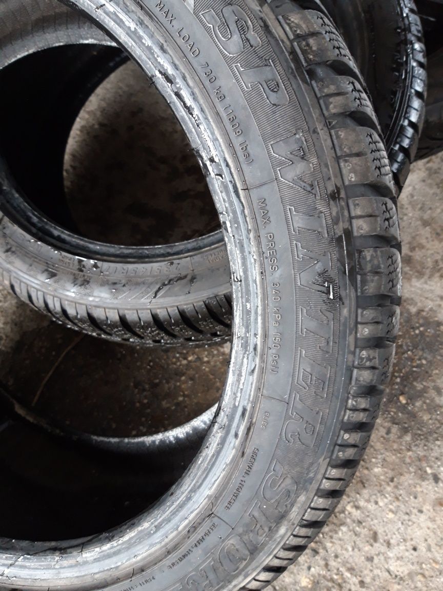 Dwie opony zimowe 235/45r17 Dunlop Sp Winter sport