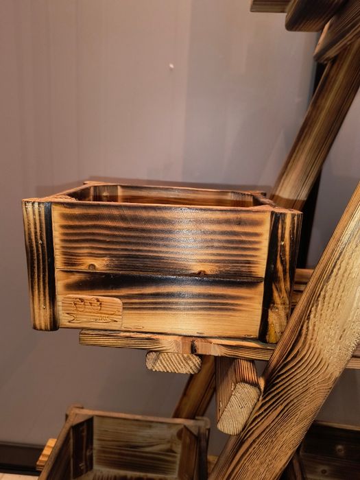 Kwietnik drewniany opalany+ 6 doniczek