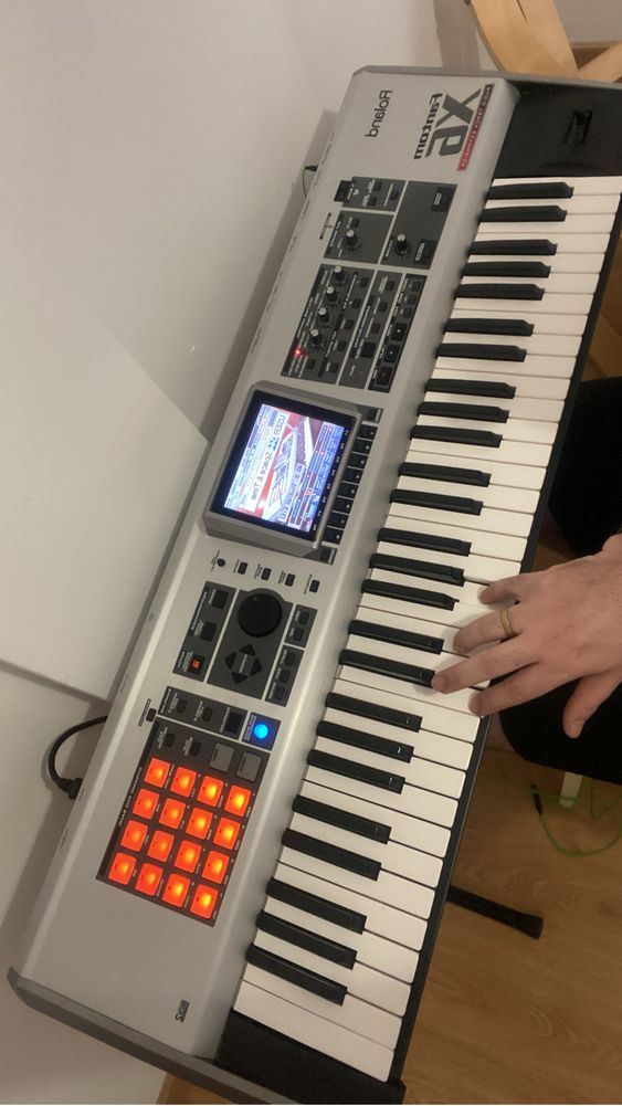 Roland Fantom X6