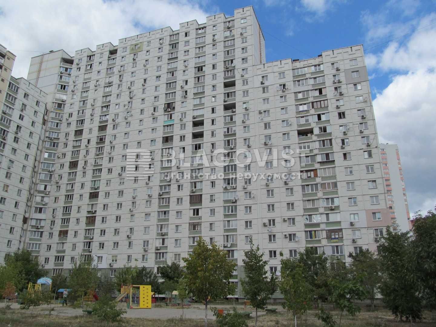 Продаж квартири  вул.Драгоманова 8А, 3кімн. 98кв.м,