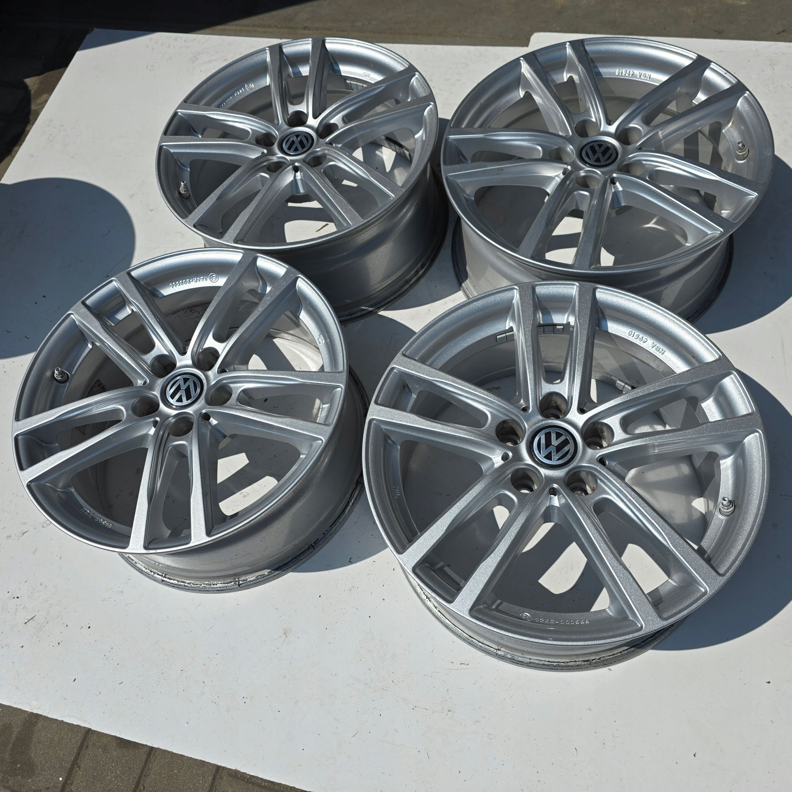 VW Passat B7 B8 cc Tiguan i ii Arteon Sharan 17'' ET30 5x112 4X