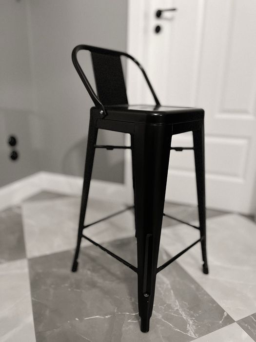 Czarne krzesło barowe tolix paris