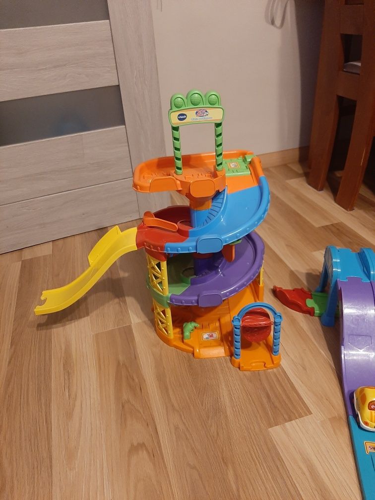 Vtech Wieża Parkingowa tut tut  wersja polska + autko + tor