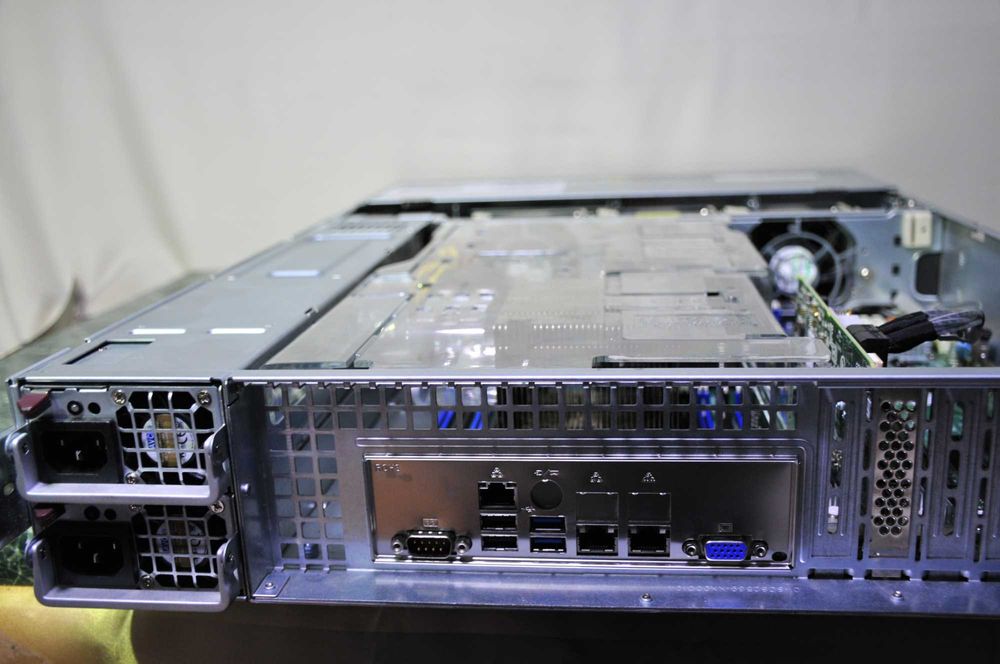 Server Rack  2 Procesory Xeon V4  32 GB DDR4  2x 10 gb LAN