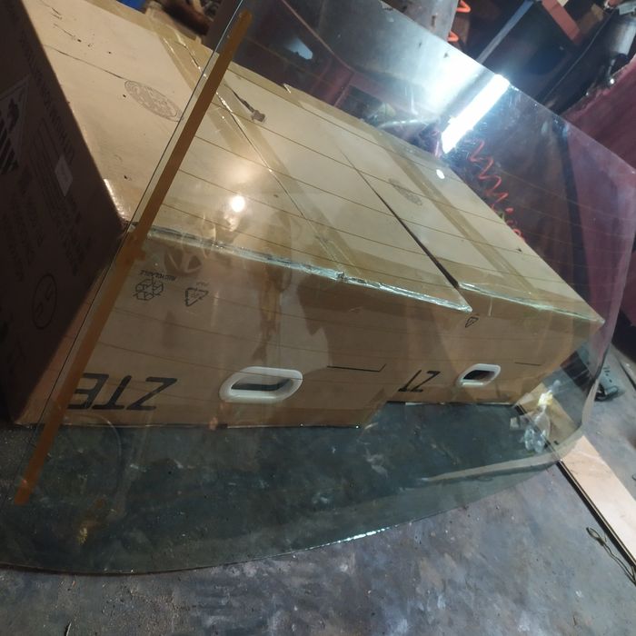 Скло BMW e30 купе 2 задні глухі передне ліве і заднє з підігрівом