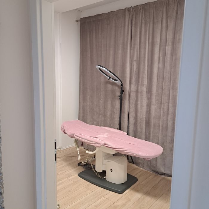 Podnajme stanowisko do manicure .SZCZEPIN