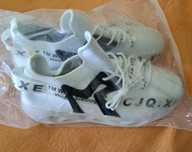 Vende-se estes tennis