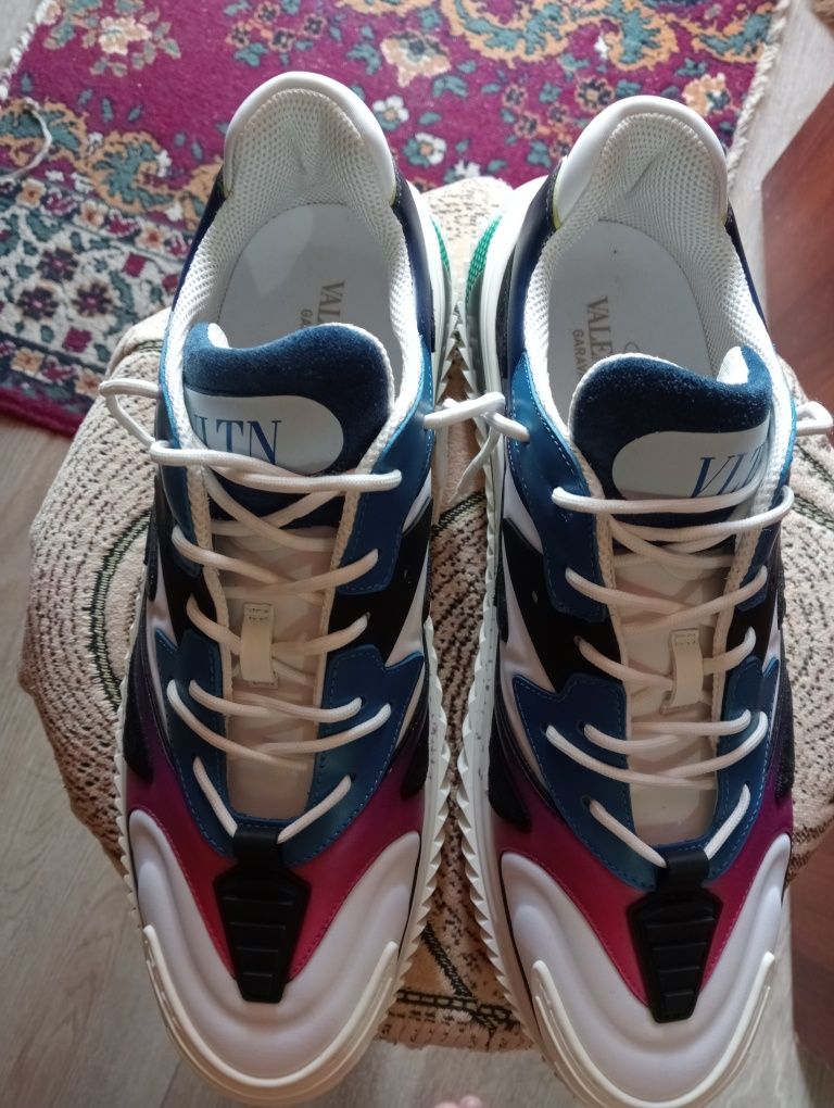 Кросовки Valentino