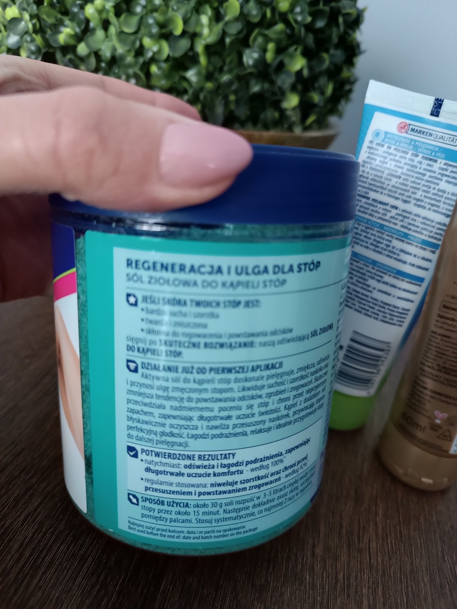 Sól do stóp Nivezione+Krem do stóp Eveline + peeling węglowy