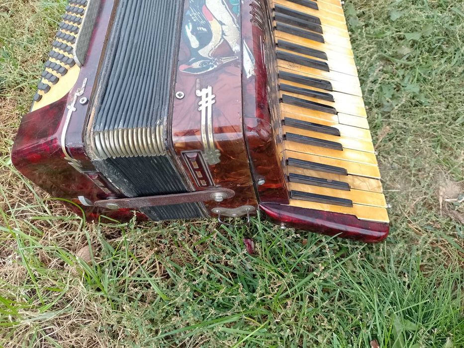 Akordeon Hohner 120 basów 4 chory
