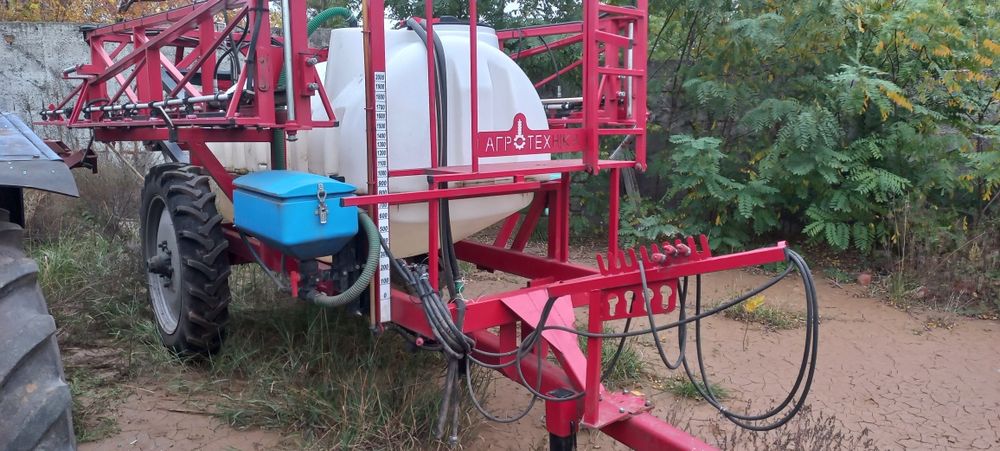 Оприскувач Оп 2000