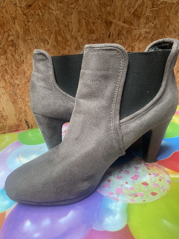 Botins como novos n.39