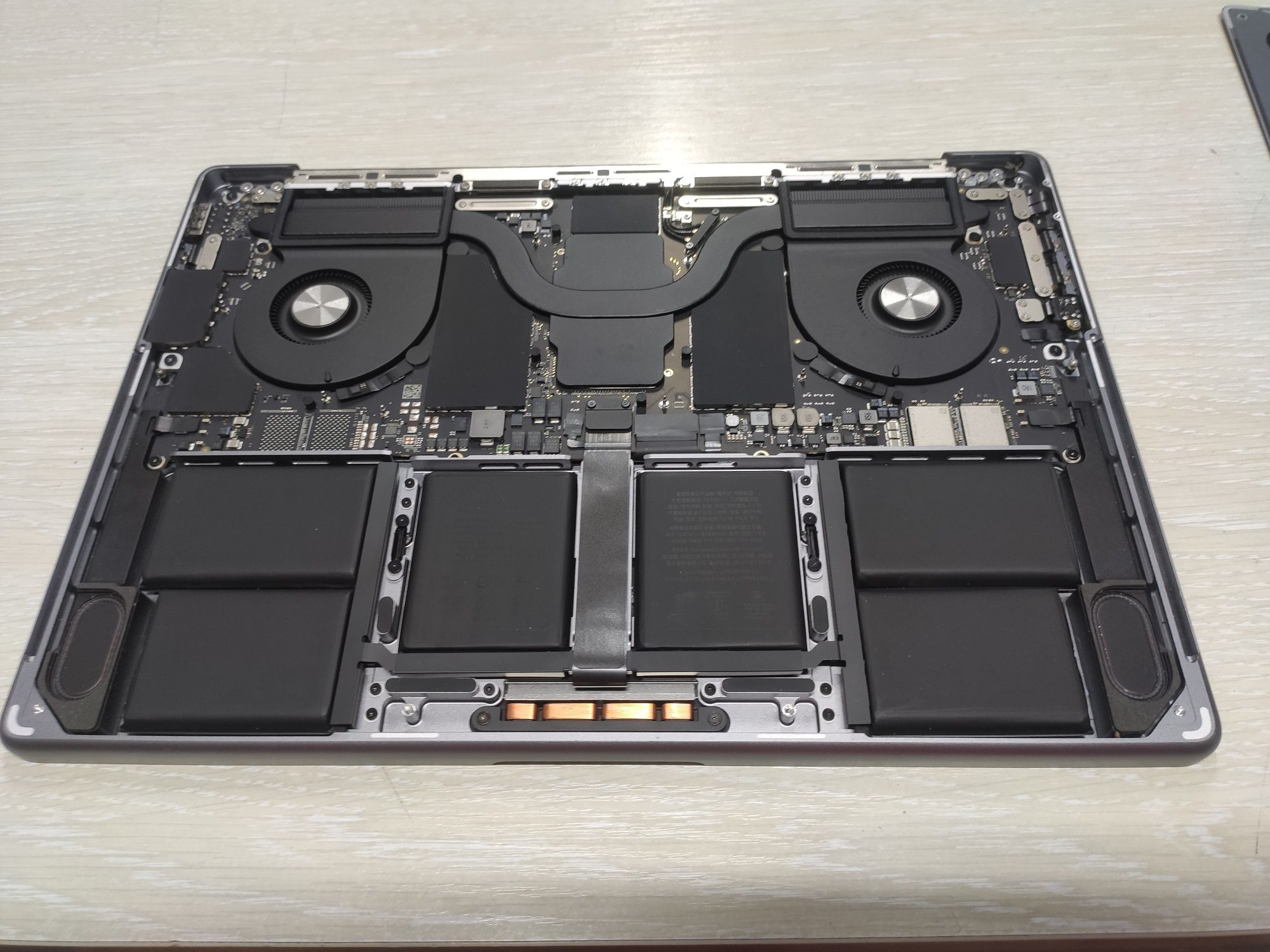 Macbook Pro 14" M1 A2442 2021 клавіатура акумулятор, шлейф динамІки