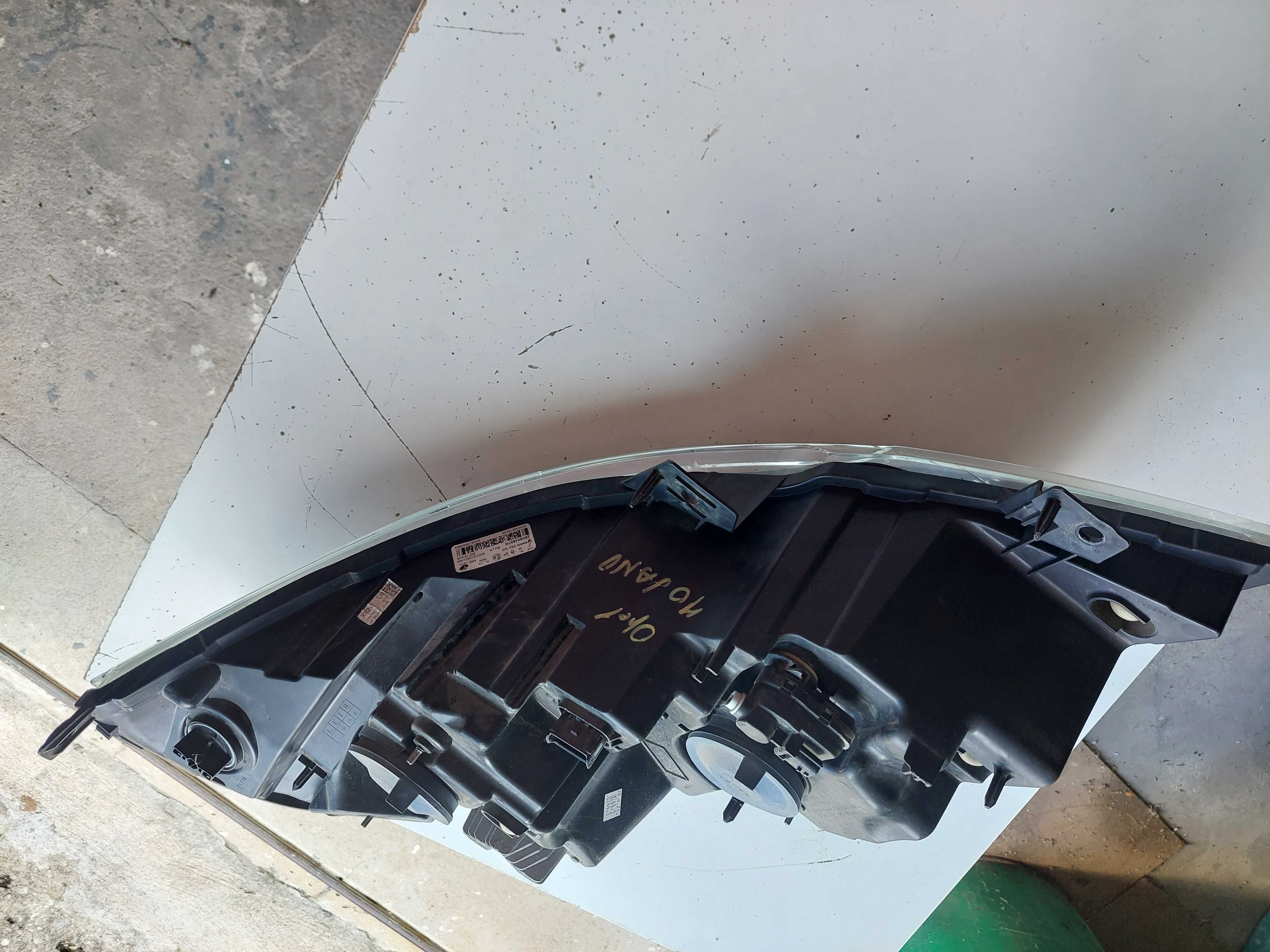 farol opel movano