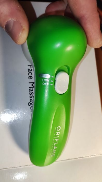 4 в 1 масажер для обличчя, очищувач Oriflame