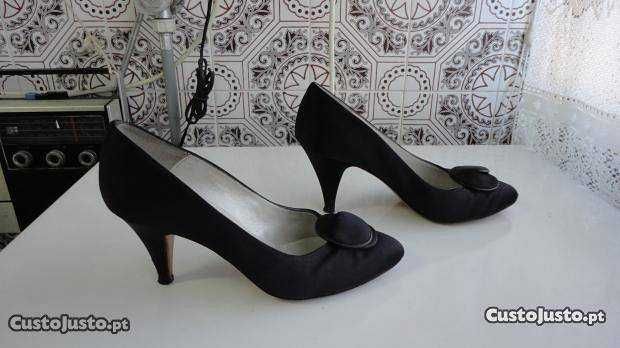 Sapatos de senhora em pele/seda preto Godiva