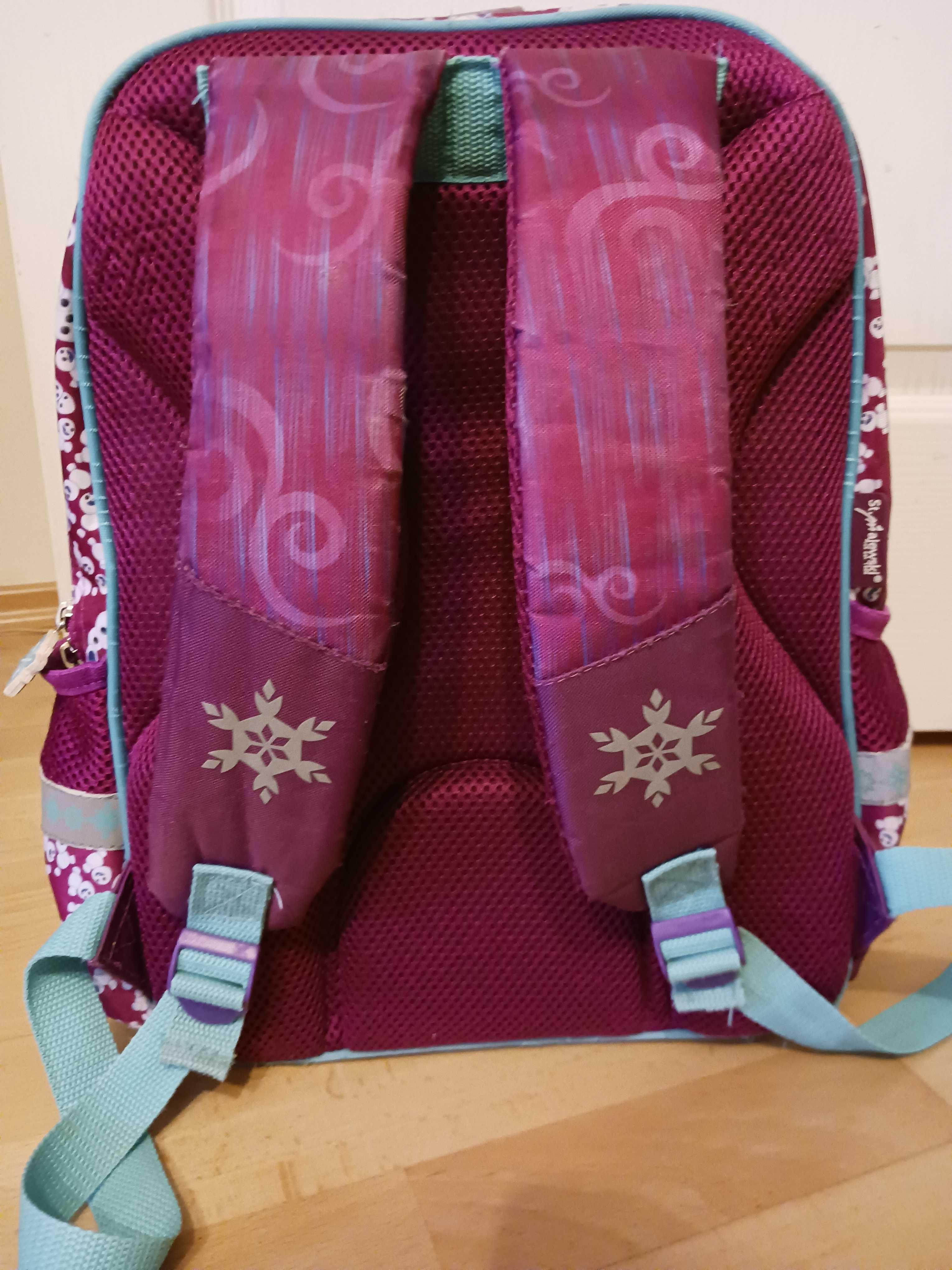 Plecak szkolny firmy St. Majewski Kraina Lodu Frozen