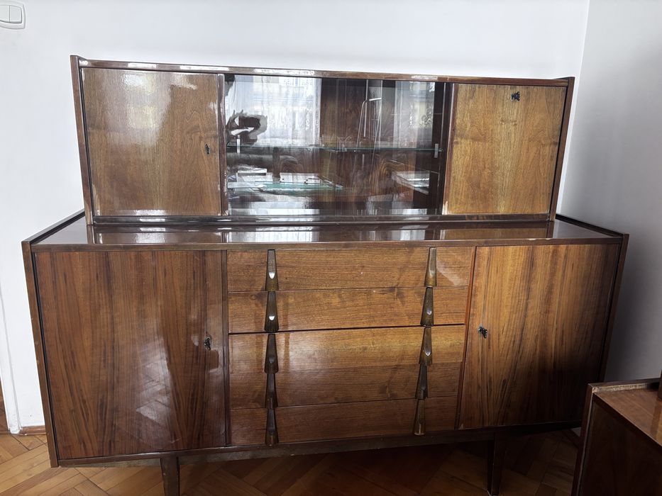 Meble z lat 60tych -komody, stół krzesla