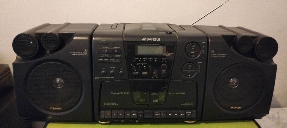 Rádio gravador (boombox) da marca Sansui