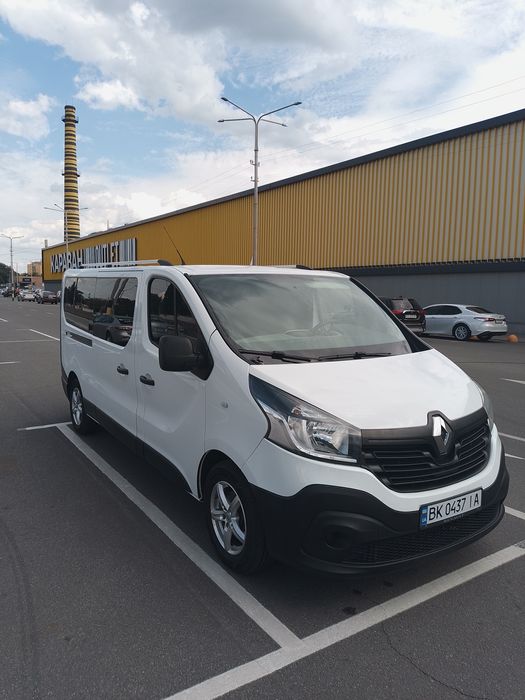 Оренда мікроавтобуса з водієм .