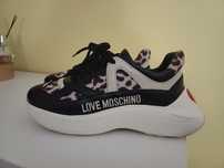 Sapatilhas love moschino