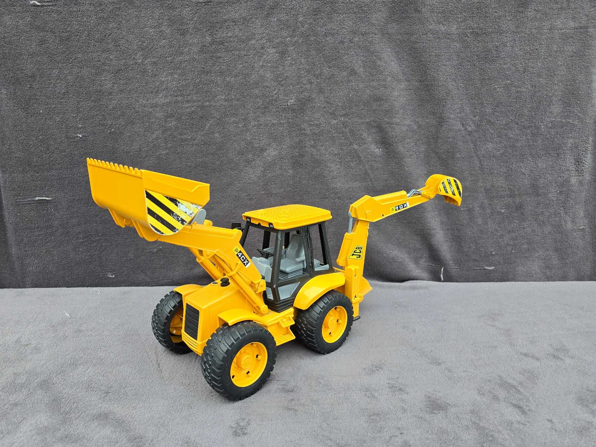 Bruder Koparko-ładowarka JCB 4CX