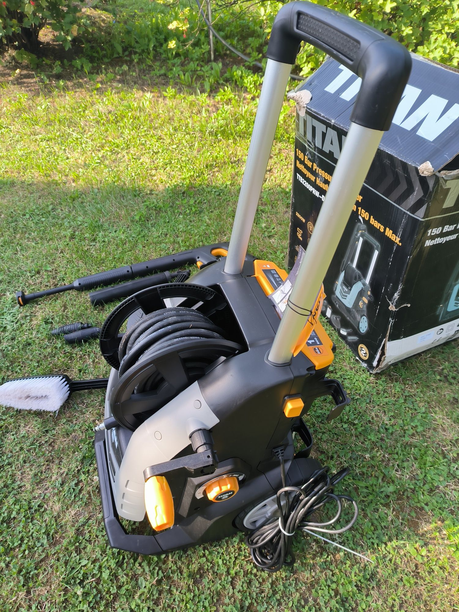 Myjka wysokociśnieniowa TITAN TTB2200PRW 150 BAR 2200W akcesoria