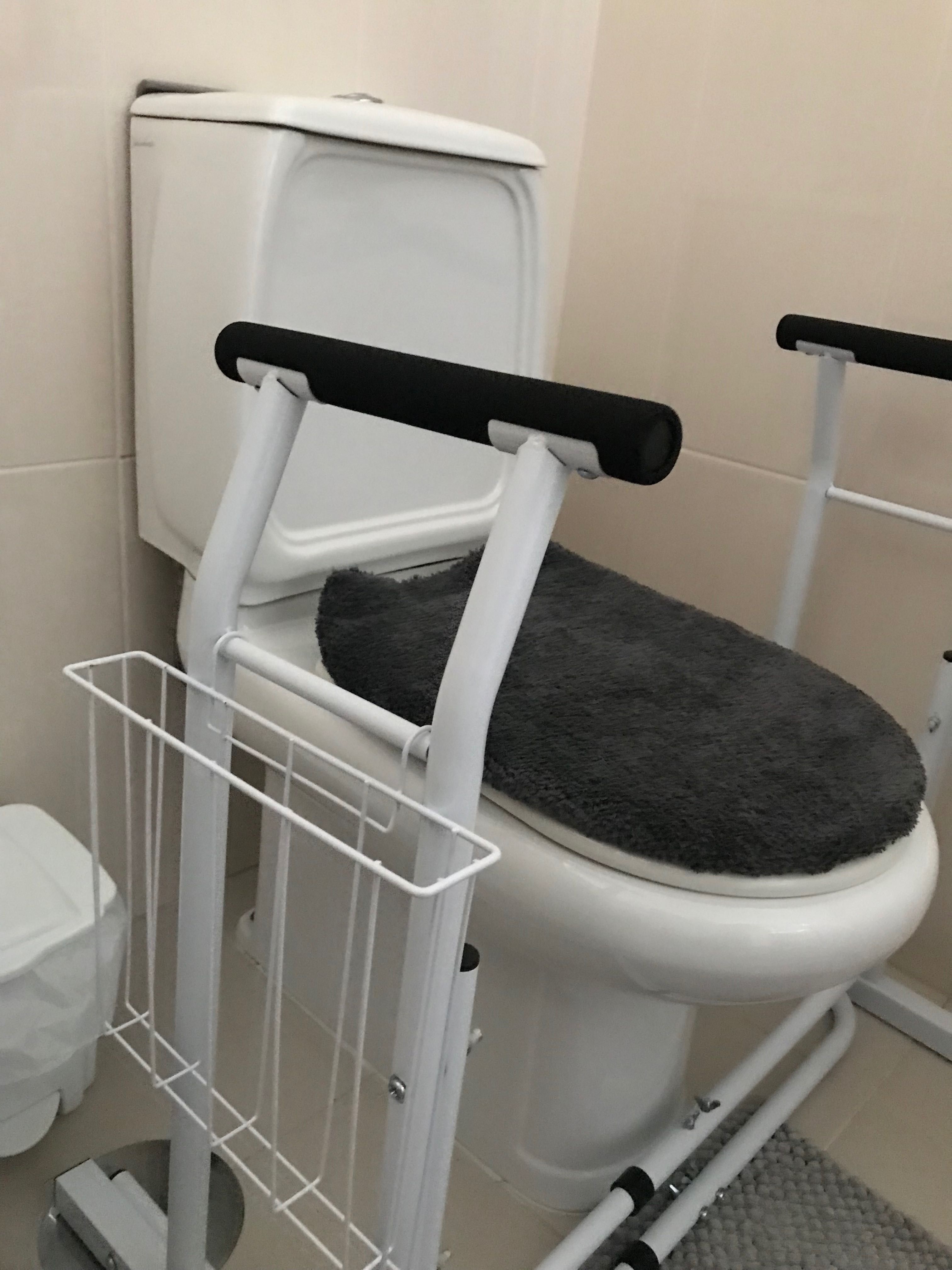 Apoio geriátrico para WC