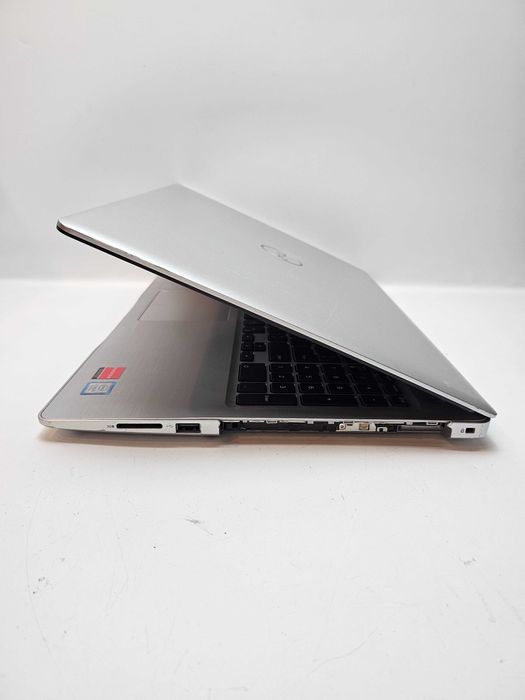 A404] Laptop Dell Inspiron 5570 i7-8550U Radeon R7 M460 4GB