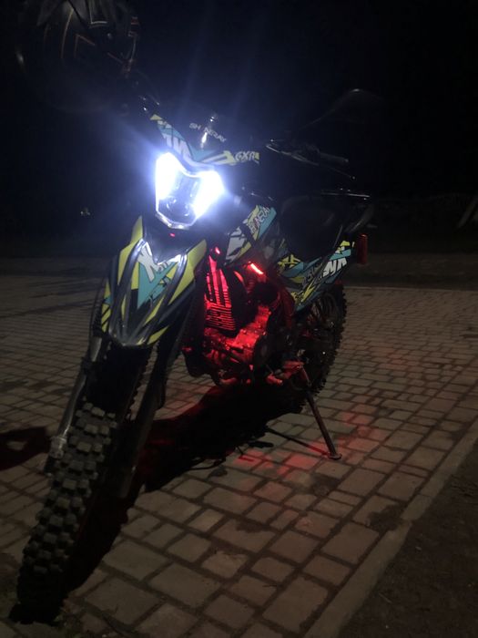 Мотоцкол в хорошому стані shineray 250 6c