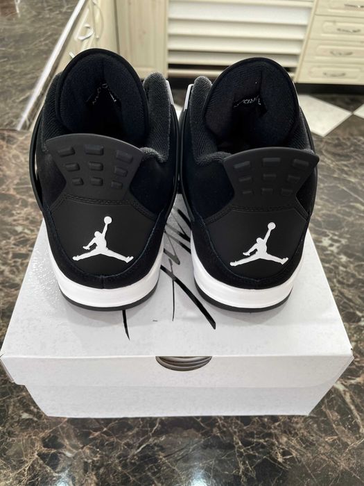 Nike Air Jordan 4 Retro White Thunder rozmiar 45EU