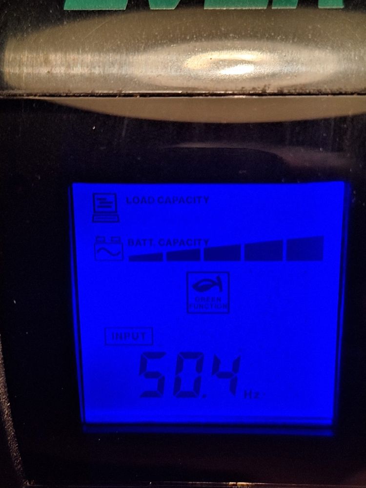 Zasilacz UPS Ever ECO 1000 LCD, stan techniczny bdb