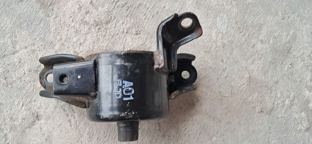 Подушка двигуна ліва 21832-1R000 hyundai