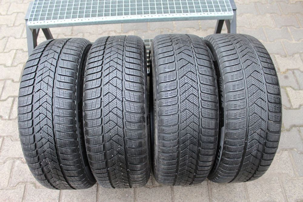 4x 225/45R19 PIRELLI WINTER SOTTOZERO 3  RSC 96V XL 20r 7mm