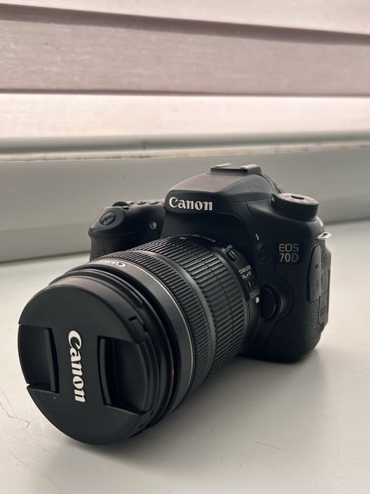 Фотоапарат Canon EOS 70D + обʼєктив та інше у комплекті